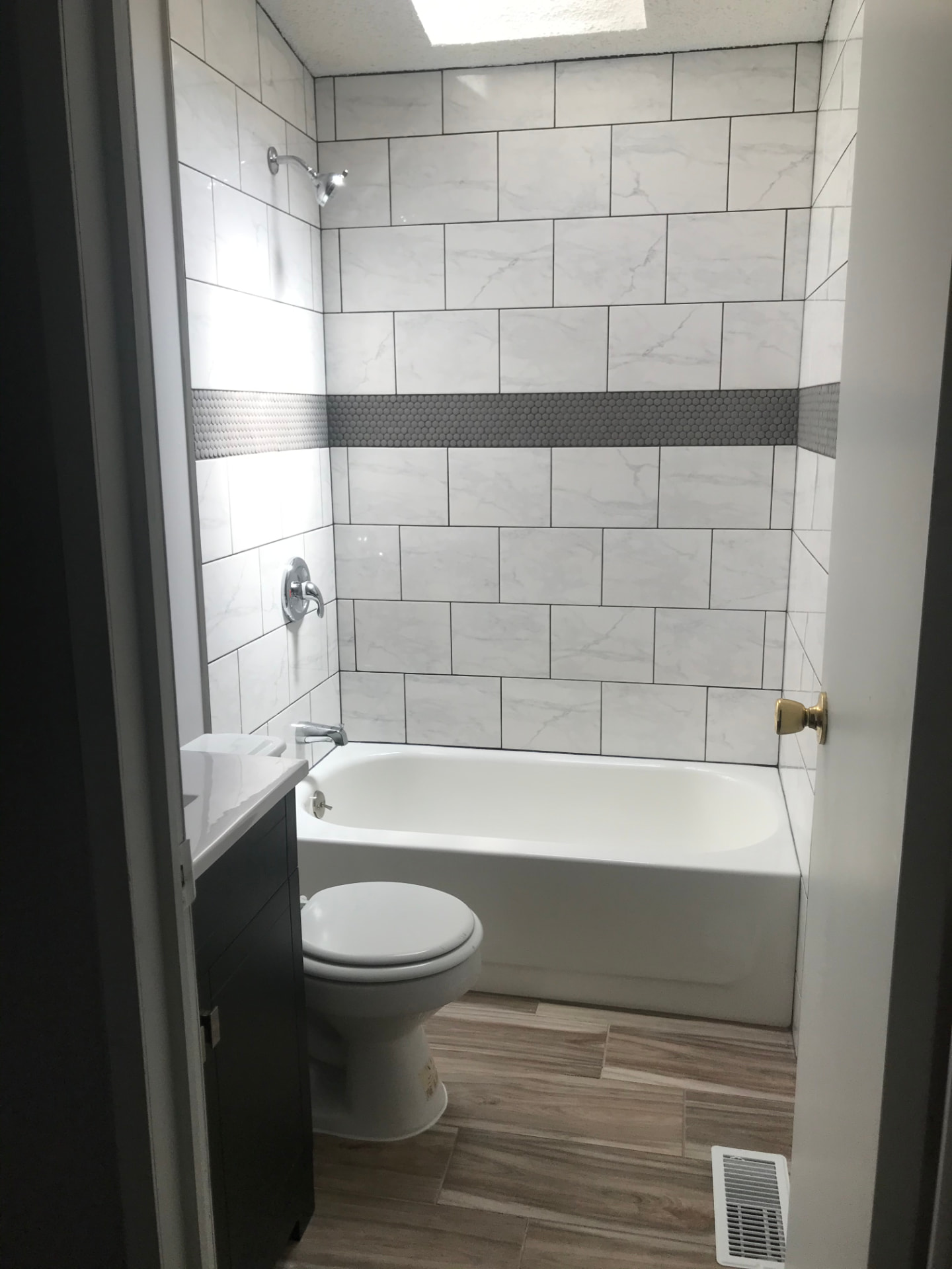 Bathroom Remodeling project photo 1